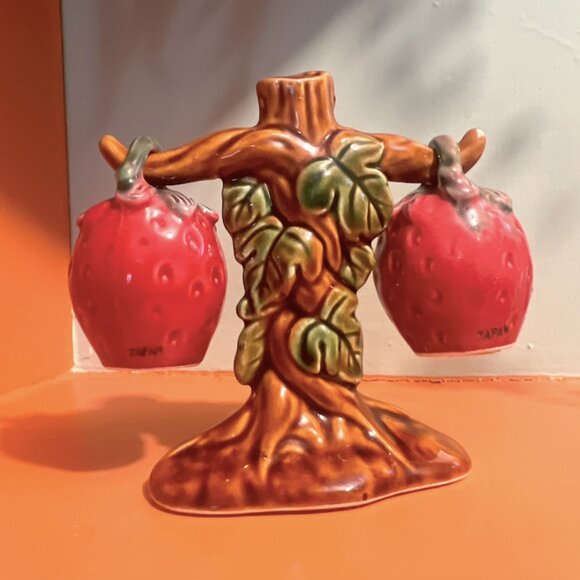 1940s Japanese Hanging Strawberry Salt & Pepper Shakers | Fruit Garden Kitchen - Picture 5 of 10